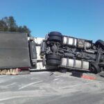 Verkehrsunfall mit LKW auf der B-142