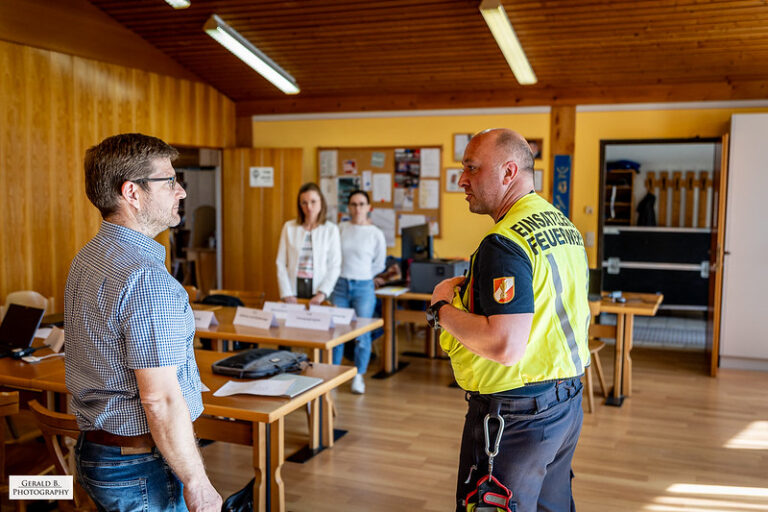 24-Stunden-Katastrophenübung in Moosbach – Hochwasser, Sturm, Blackout: Einsatzkräfte proben den Ernstfall
