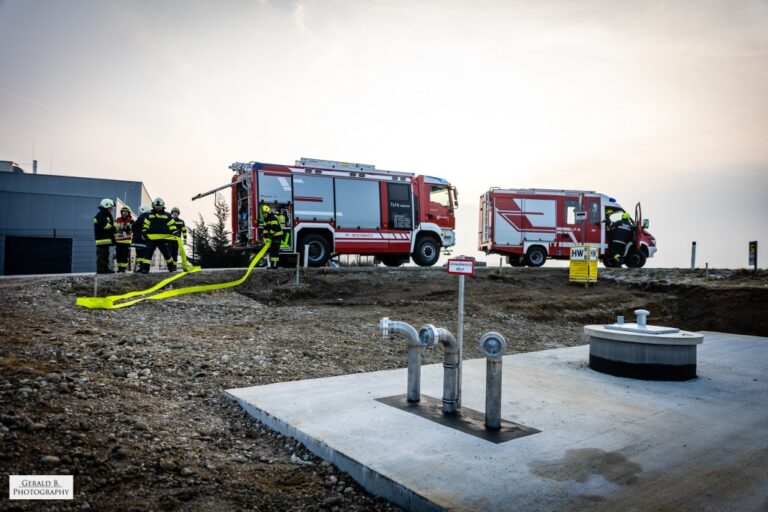 04.03.2023 Füllung Löschwasserbehälter Gewerbegebiet