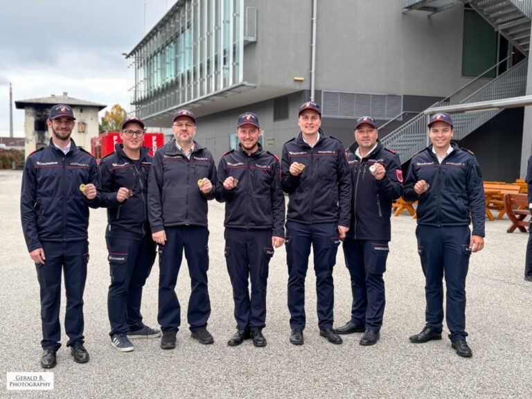 10.10.2025 | Erfolgreicher Start der Sanitäts-Leistungsprüfung – Moosbach mit 7 Teilnehmern und 5 Bewertern stark vertreten