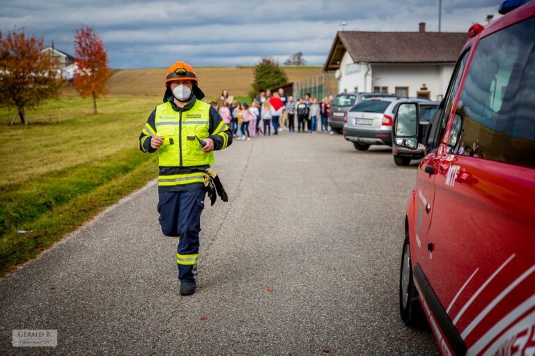 21.10.2021 Schulräumungsübung der Volksschule Moosbach
