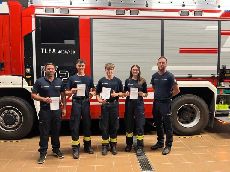 4 x erfolgreich die Truppmannausbildung bestanden